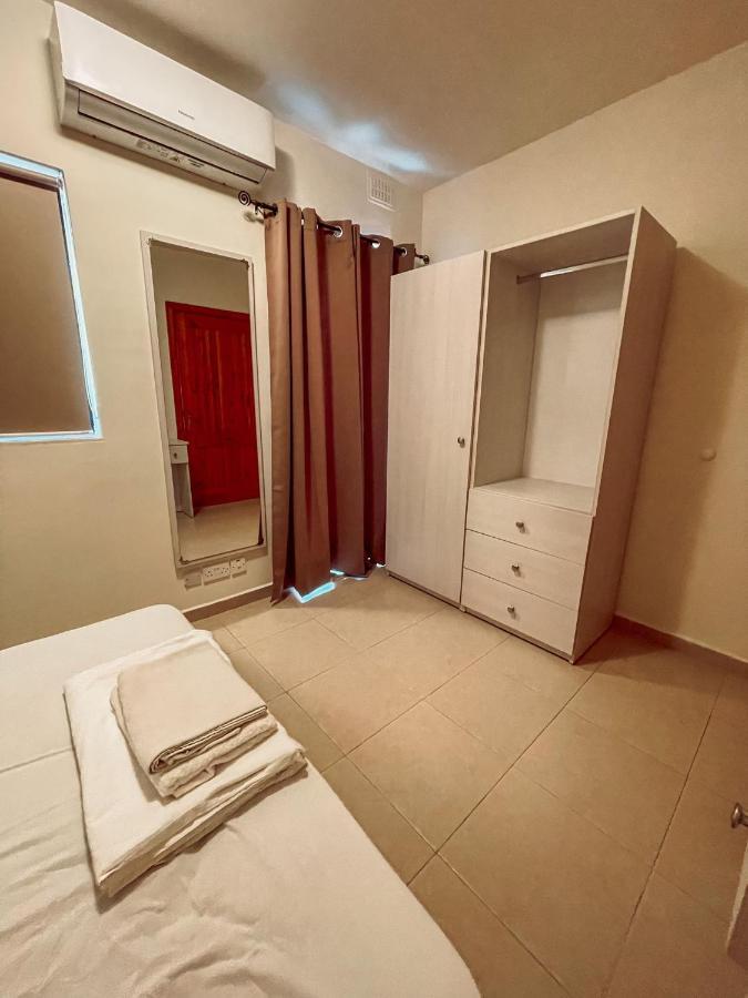 Stresa Court Apartments Saint Julian's 外观 照片