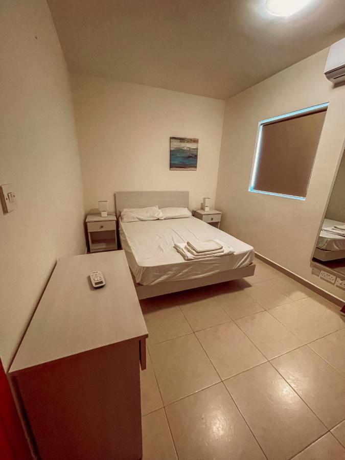 Stresa Court Apartments Saint Julian's 外观 照片