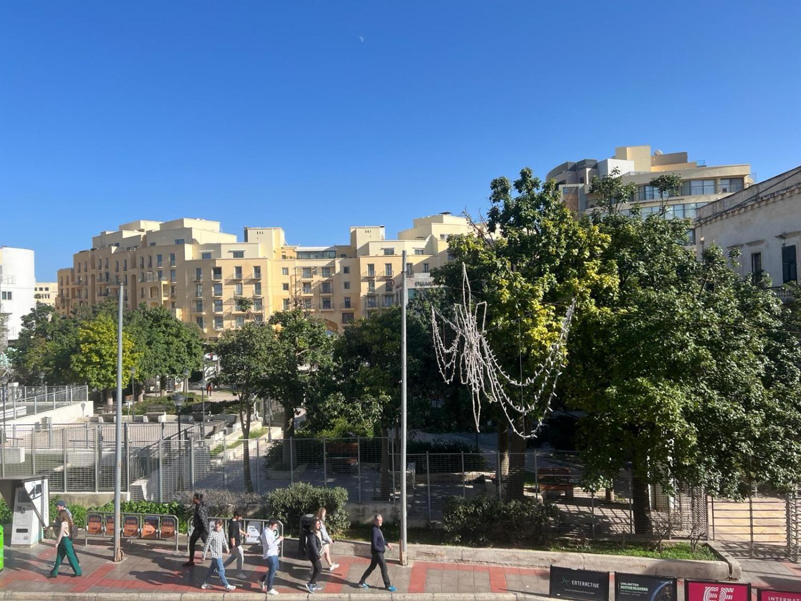 Stresa Court Apartments Saint Julian's 外观 照片